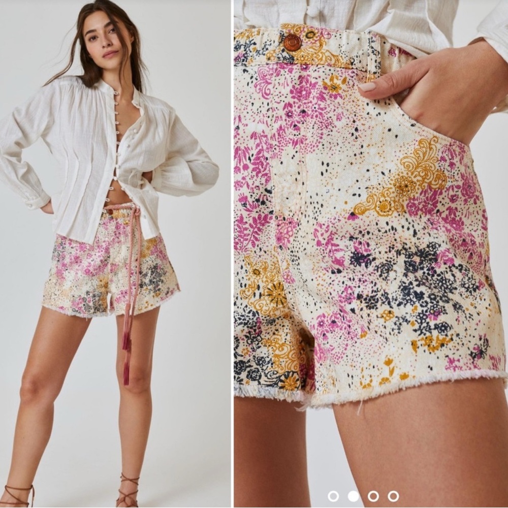 Anthropologie Pilcro Scrunchie Shorts - Sz Medium